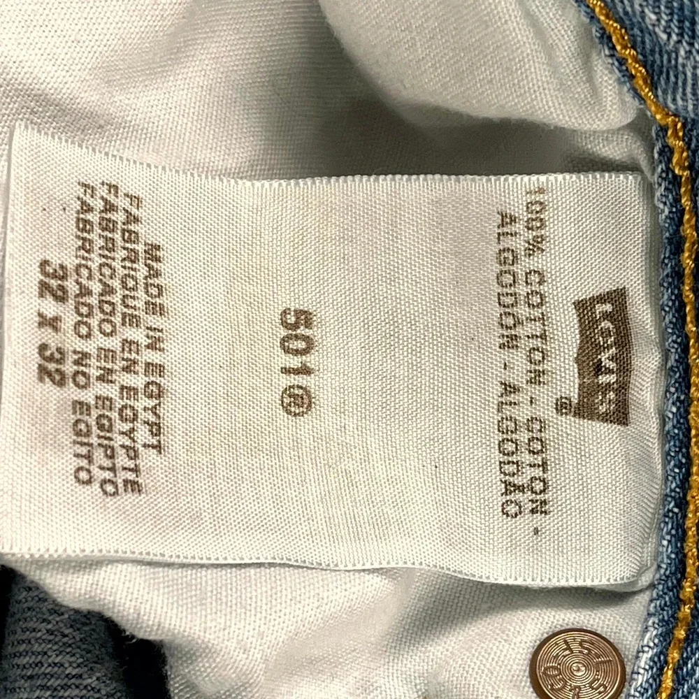 Vintage Levis 501 Original Mens Straight Leg Light Wash Blue Denim Jeans 32x32